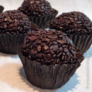 brigadeiro-gourmet-meio-amargo Brigadeiro Meio Amargo